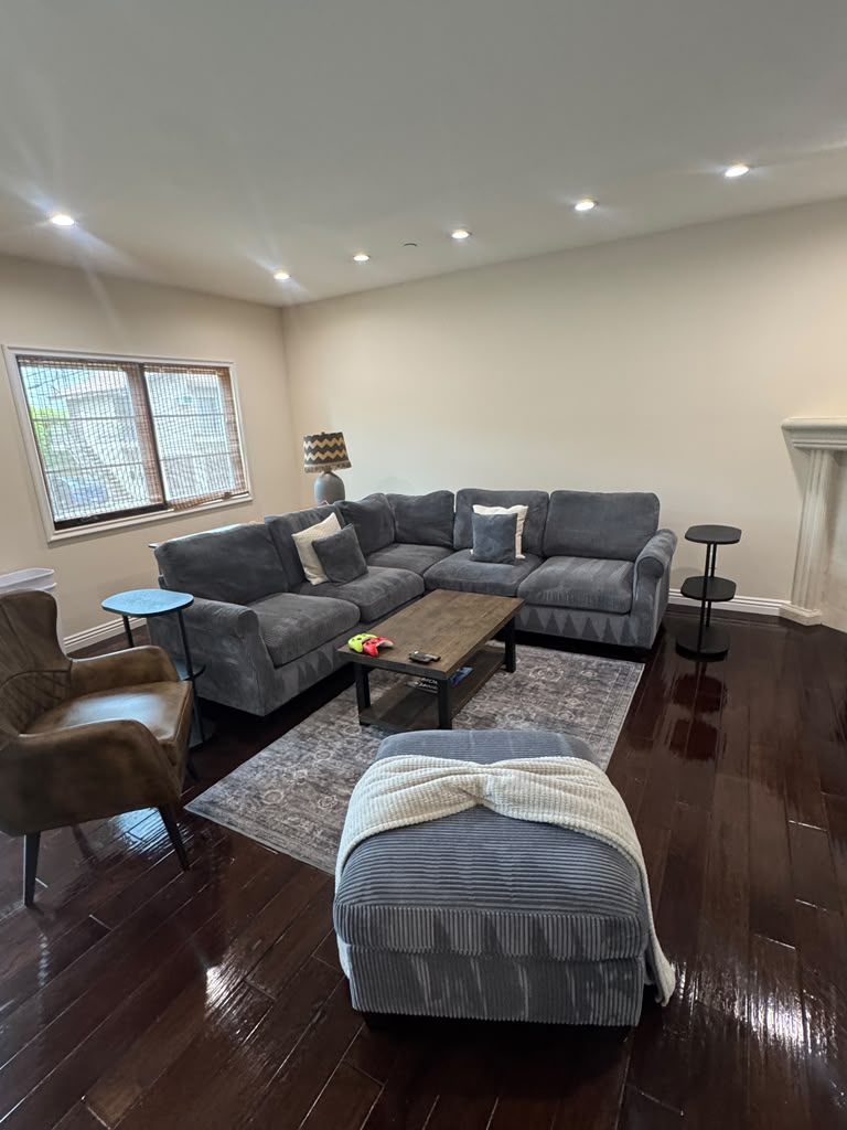 Spotless clean living space result 4