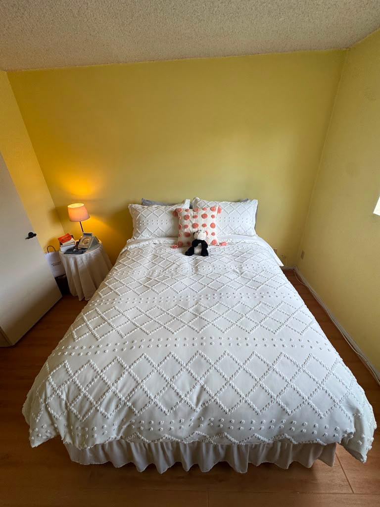 Spotless clean bedroom detail 1