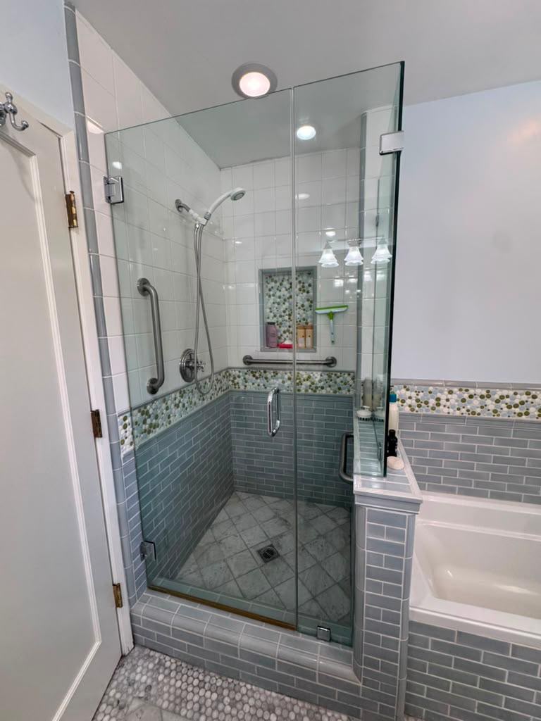 Spotless clean bathroom vanity 4